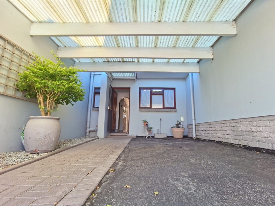 2 Bedroom Property for Sale in Dormehls Drift Western Cape